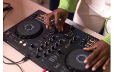 ΠΠΎΡΡΡΠ°Ρ Π½ΠΎΠ²ΠΈΠ½ΠΊΠ°, ΠΊΠΎΡΠΎΡΠ°Ρ ΡΠΆΠ΅ ΡΠ²ΡΡ ΡΠΊΡΠ°ΠΈΠ½ΡΠΊΠΈΠΉ DJ-ΡΡΠ½ΠΎΠΊ: Π»Π΅Π³Π΅Π½Π΄Π°ΡΠ½ΡΠΉ Pioneer DJ DDJ-FLX4 ΠΎΡΠΈΡΠΈΠ°Π»ΡΠ½ΠΎ Π² Π½Π°Π»ΠΈΡΠΈΠΈ Π½Π° upsound.com.ua!